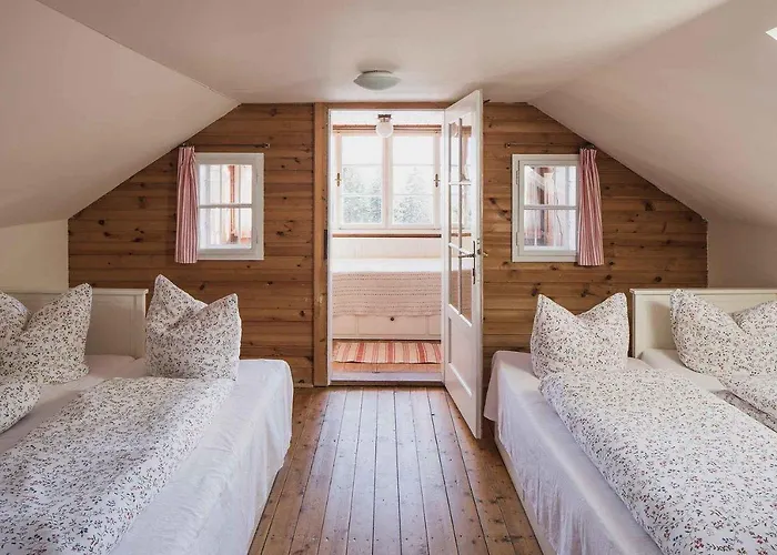 2 Chalets Шале Инсбрук