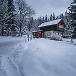 2 Chalets Шале Инсбрук